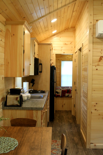 Deluxe Cabins - Rusty Spinner