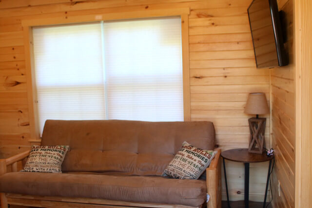 Deluxe Cabins - Quill Gordon