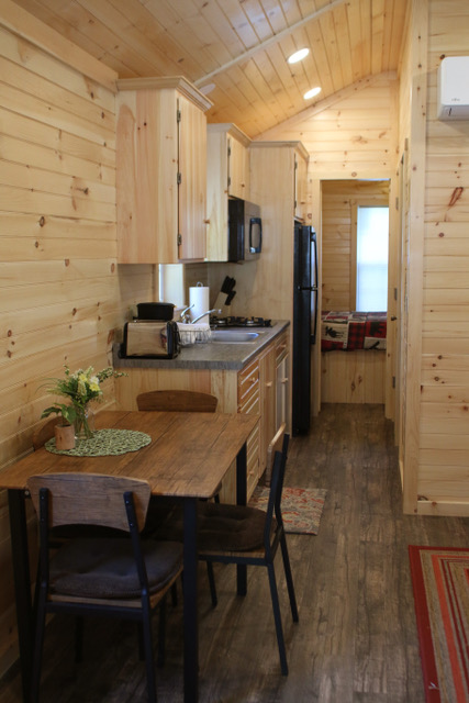 Deluxe Cabins - Rusty Spinner