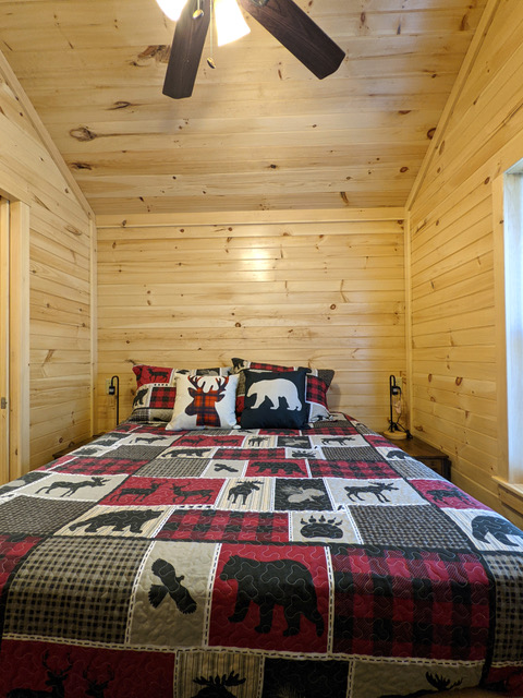 Deluxe Cabins - Rusty Spinner