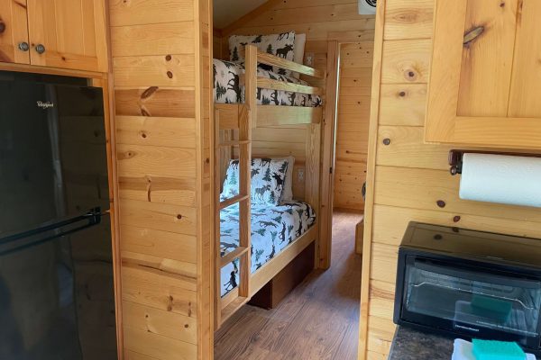 Deluxe Cabins - Gray Wulff