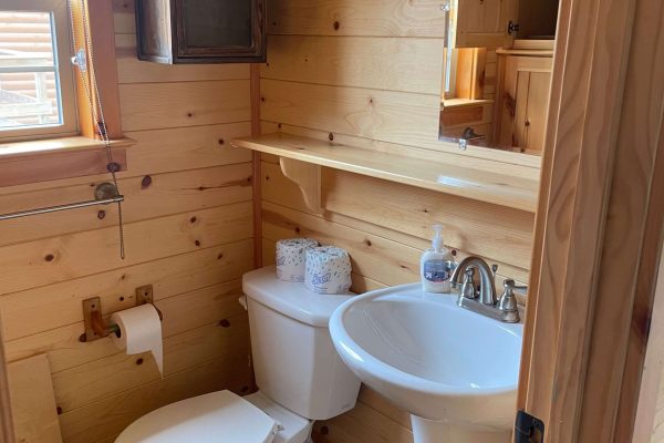 Deluxe Cabins - Gray Wulff