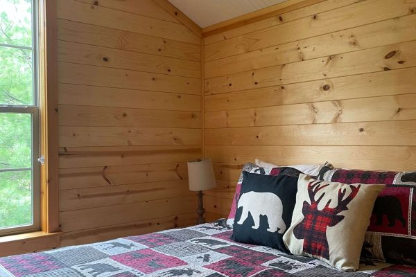 Deluxe Cabins - Gray Wulff