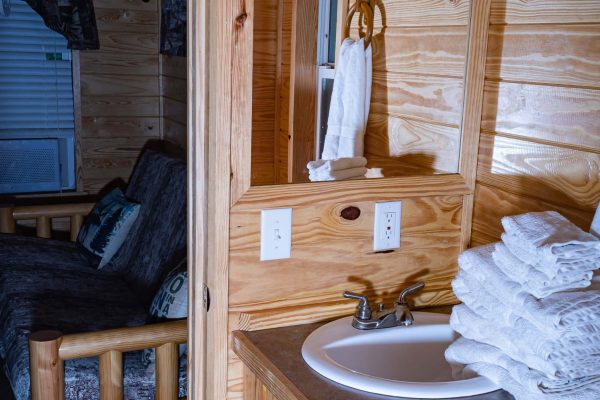 Deluxe Cabins - Royal Coachman