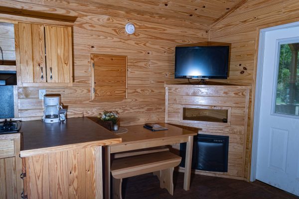 Deluxe Cabins - Royal Coachman