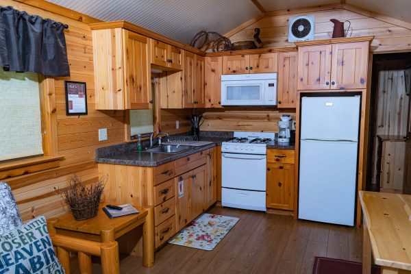 Deluxe Cabins - Cahill