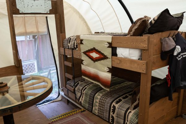 Roscoe-CatskillConestoga-CoveredWagons-Inside-beds7