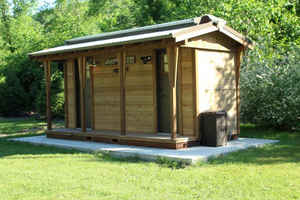 Roscoe-CatskillConestoga-CoveredWagons-outside-bathouse1